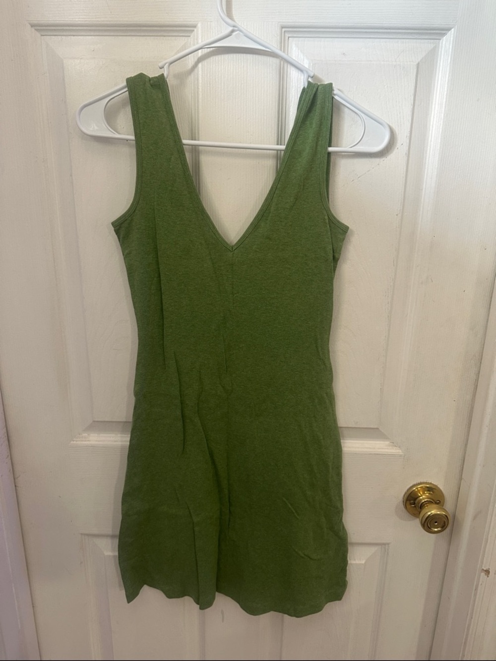 Green V-Neck Sleeveless Dress